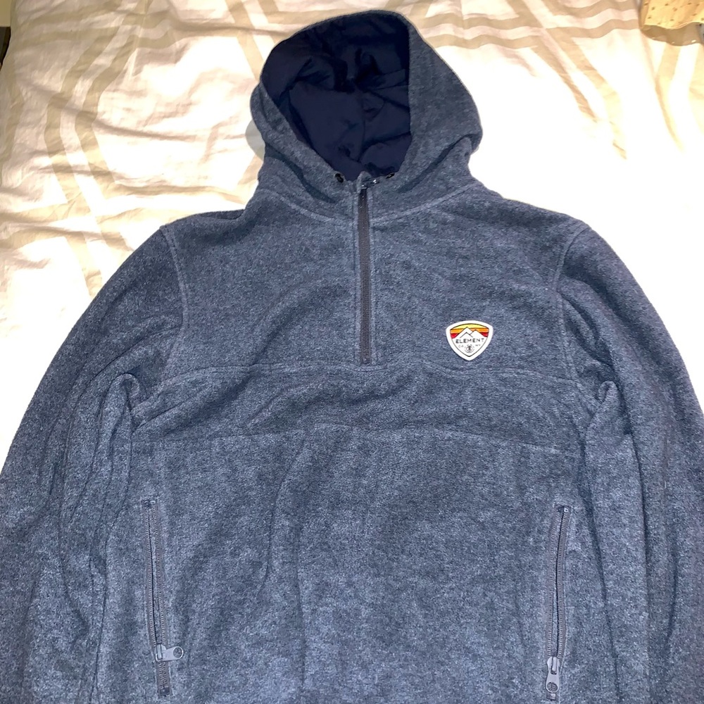Medium element sweater